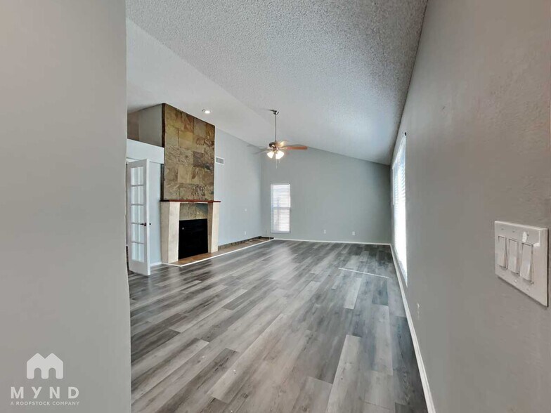 Building Photo - 7210 W Krall St