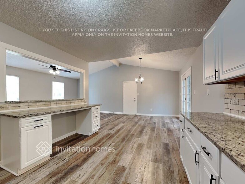 Building Photo - 114 Parkview Dr
