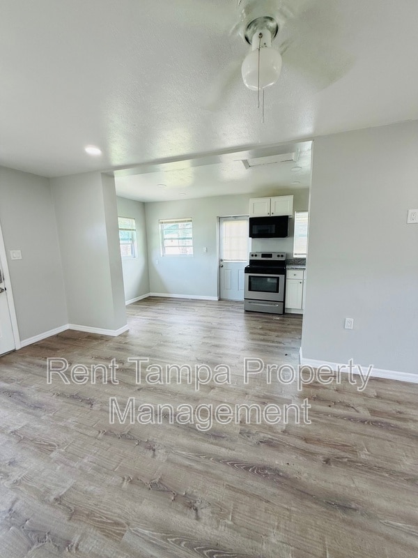 Building Photo - 1146 Neptune Dr