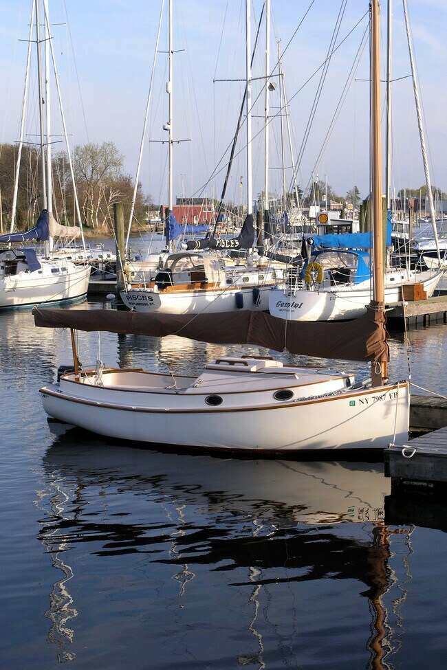 Building Photo - 80 Cherry St