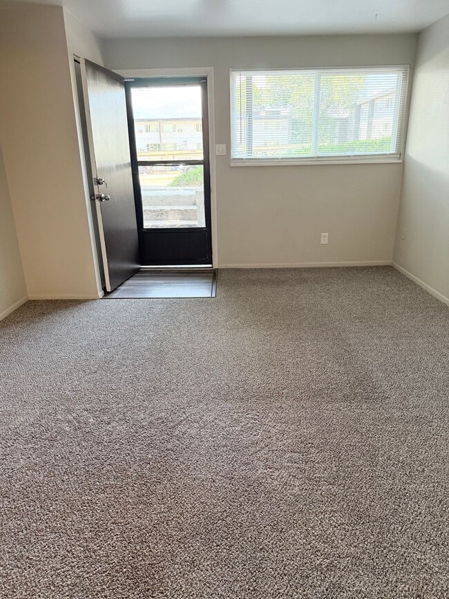 Building Photo - 1805 Eagle View Dr