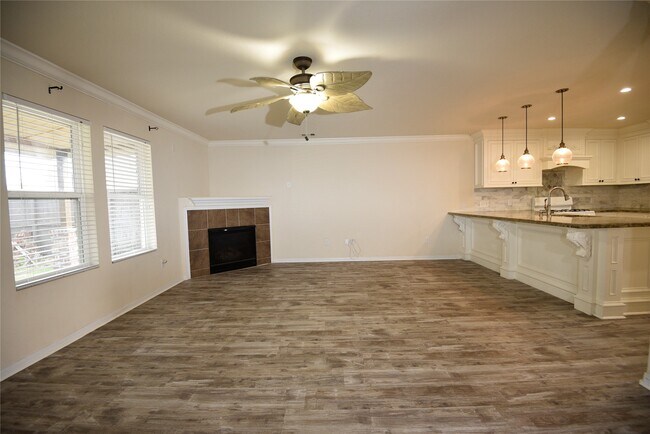 Building Photo - 9997 Hyacinth Way