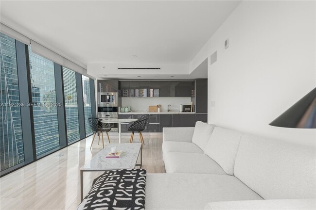 Building Photo - 1451 Brickell Ave