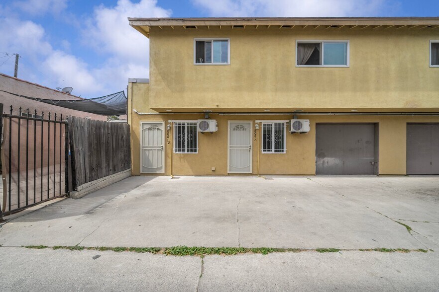 Building Photo - 808 St Louis Ave