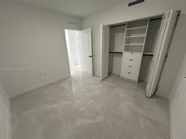 Building Photo - 14560 SW 261 St Ter