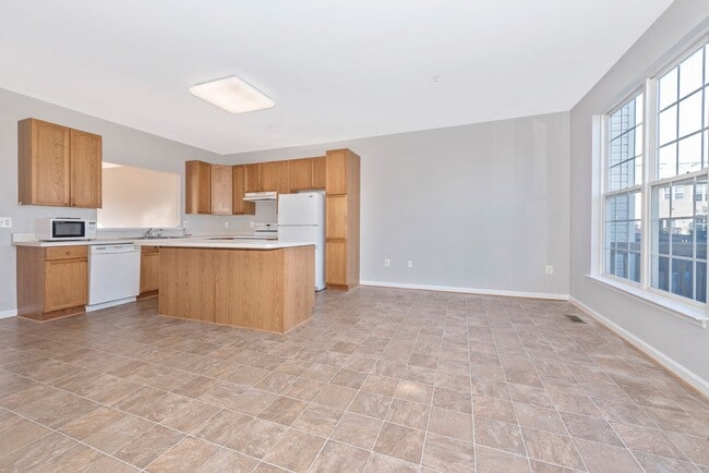 Building Photo - Fantastic Townhouse w/ Garage - Quick High...