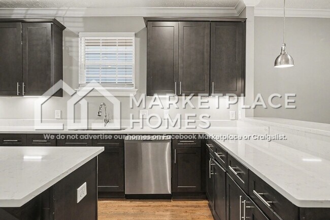 Building Photo - 2437/103 Bell St