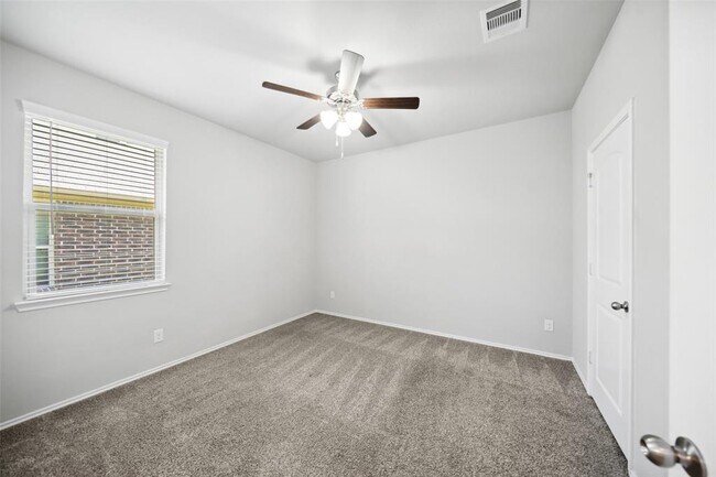 Building Photo - 14102 Silver Falls Ct