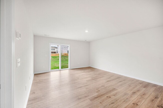 Building Photo - 115 Broadtree Cir