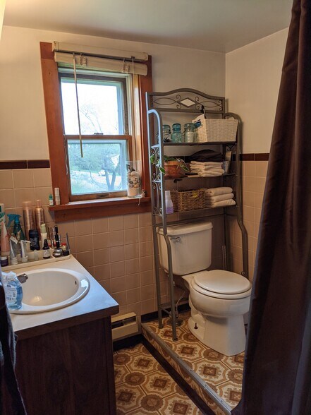 Bathroom - 2022 Danby Rd