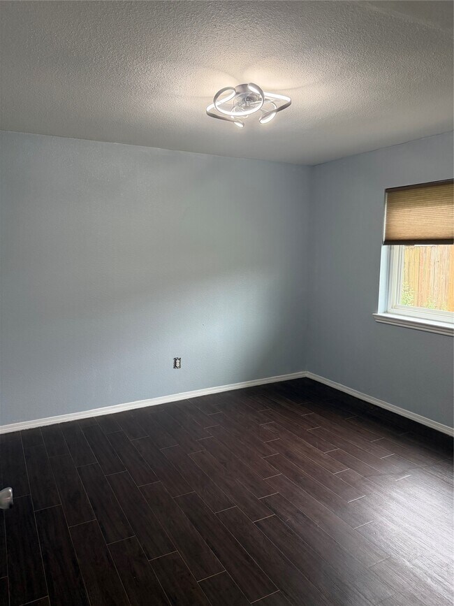 Building Photo - 12306 Taylors Crossing Dr