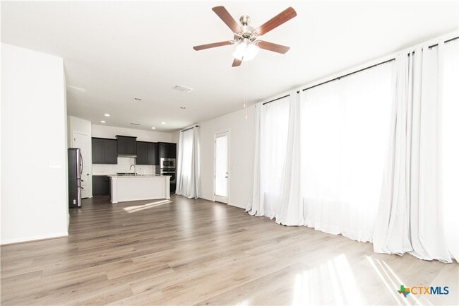 Building Photo - 6808 Verona Pl