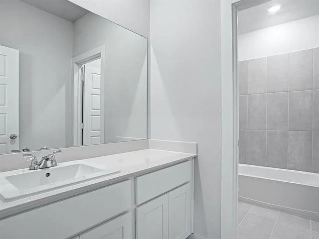 Building Photo - 641 Poppy Ln