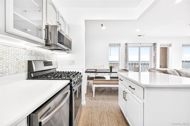 Building Photo - 1432 Outlook Ave