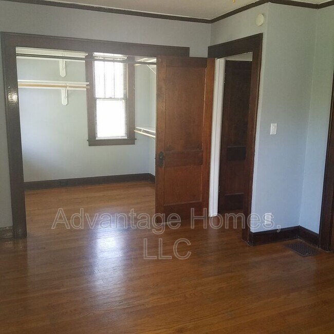 Building Photo - 4235 Mercier St