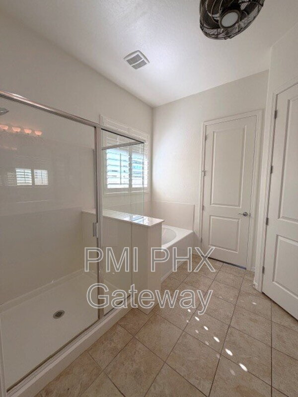 Building Photo - 2685 E Ebony Dr