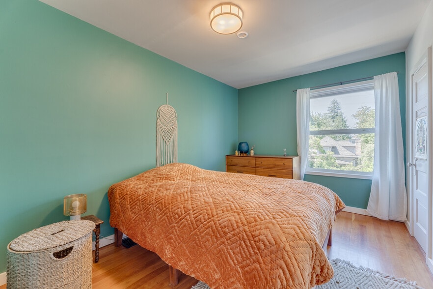 Building Photo - 5236 NE 18th Ave