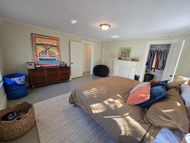 Building Photo - 119 Summer St