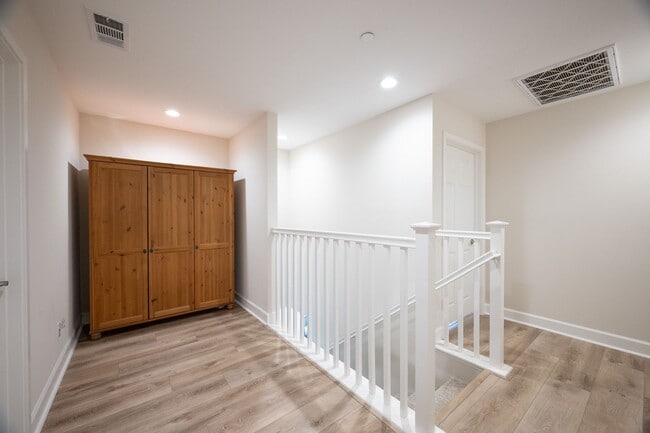 Building Photo - Lovely Home in Chino Valley Unified School...