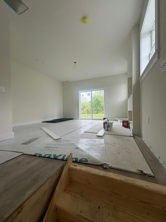 Building Photo - 216 Hull Ave