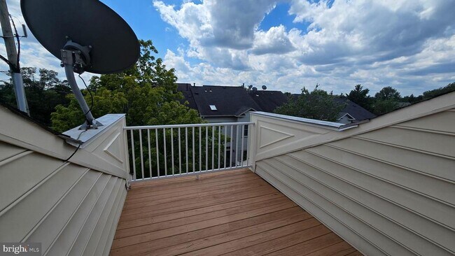 Building Photo - 8021 Kidwell Town Ct