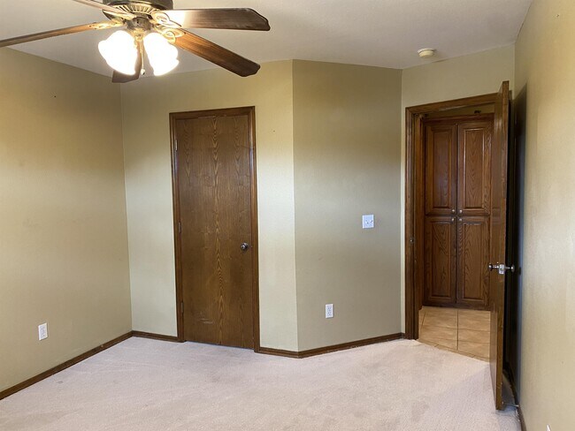 Building Photo - 636 SW 159th St