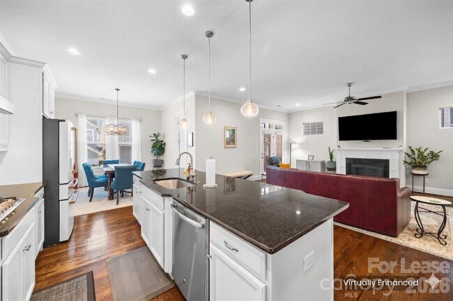 Building Photo - 522 Spring Landing Dr