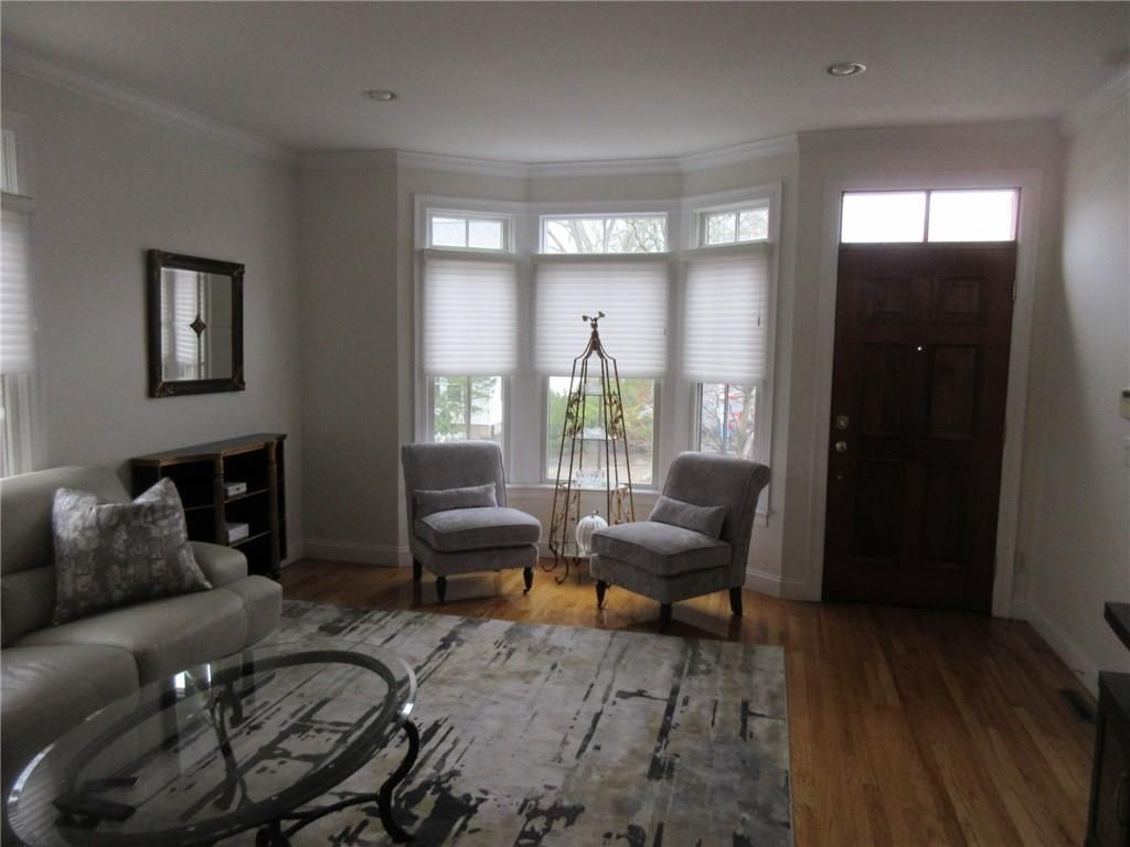 Building Photo - 270 Waterman St