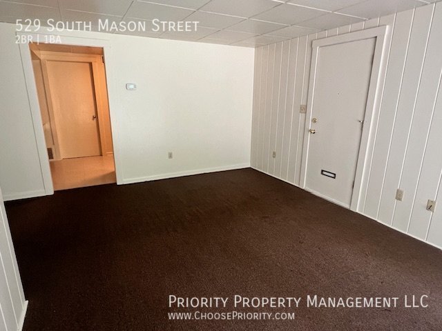 Building Photo - 529 S Mason St