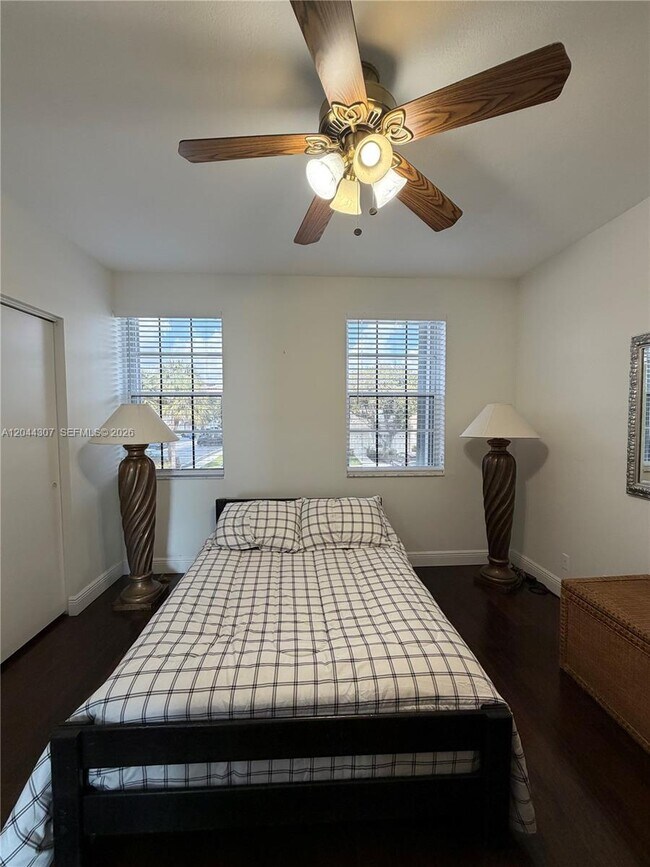 Building Photo - 16619 Hemingway Dr