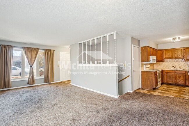 Building Photo - Indian hills duplex!