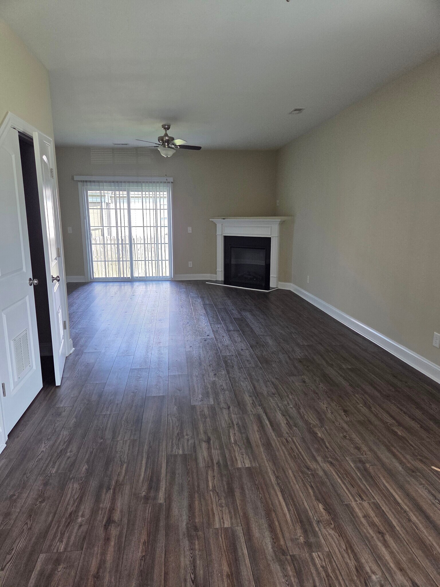 Building Photo - 3909 Granada Dr