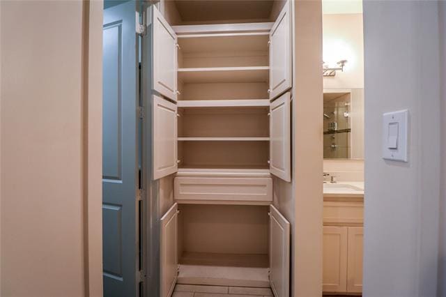 Building Photo - 3010 Zenia Dr