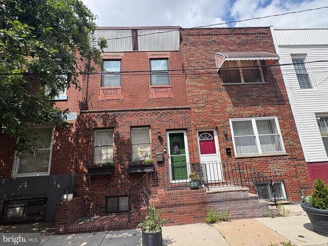 Building Photo - 2122 S Hicks St