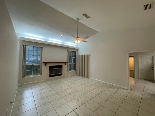 Building Photo - AVAILABLE FALL 2026!!! BEAUTIFUL 3 BEDROOM HOME