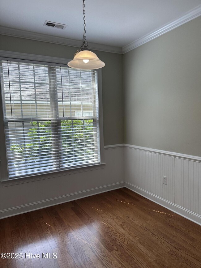 Building Photo - 8854 Plantation Landing Dr