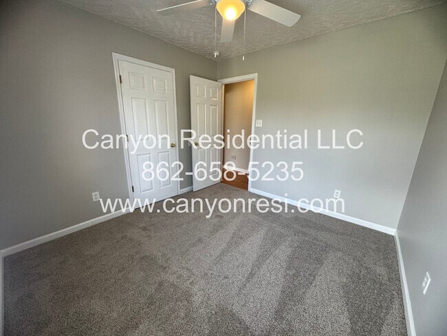 Building Photo - 815 Turkey Ridge Dr