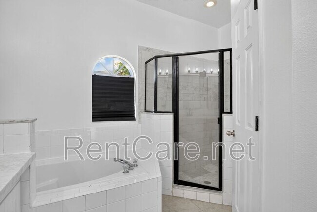 Building Photo - 121 Aurelia Ct