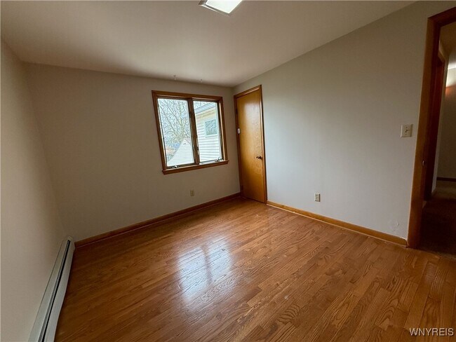 Building Photo - 437 Springville Ave