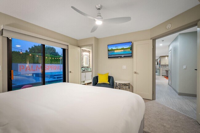 Building Photo - 2222 E Via Escuela