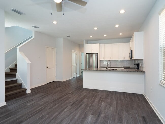 Building Photo - Recently Built 4 Bedroom 4 Bathroom House ...