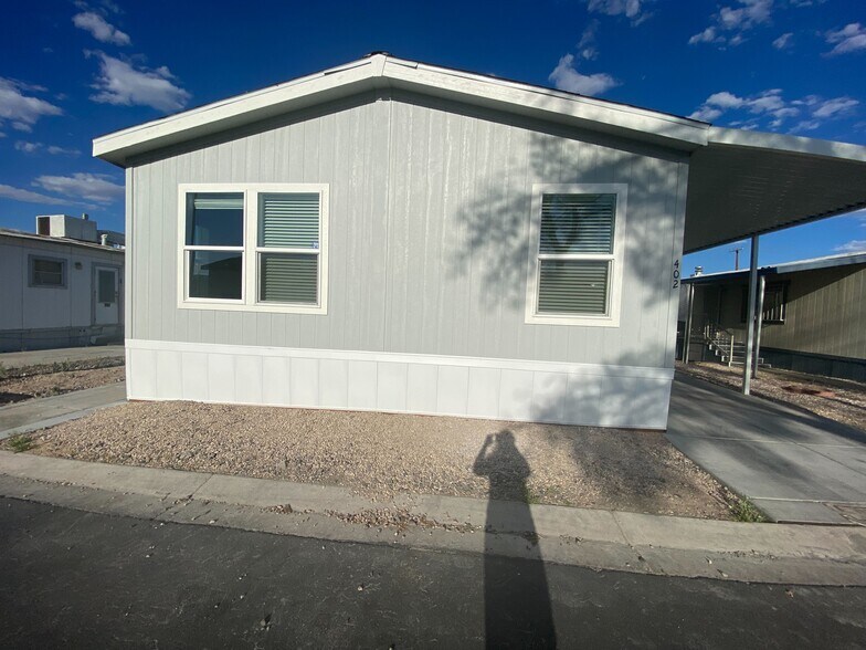 Building Photo - 3601 E Wyoming Ave