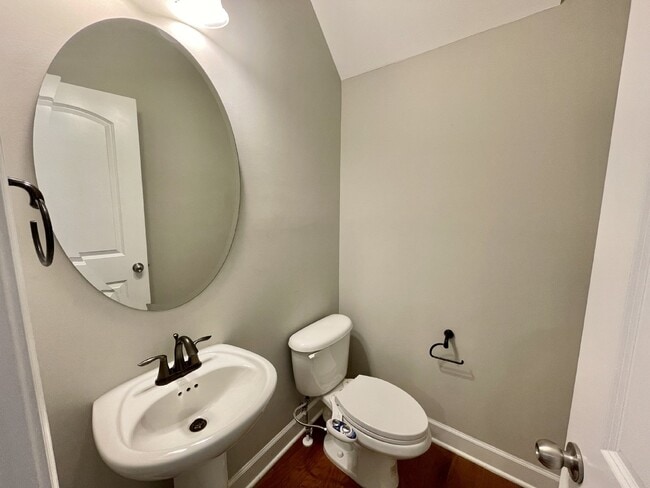 Building Photo - 3 bed, 2.5 bath Nest with Bonus Room in An...