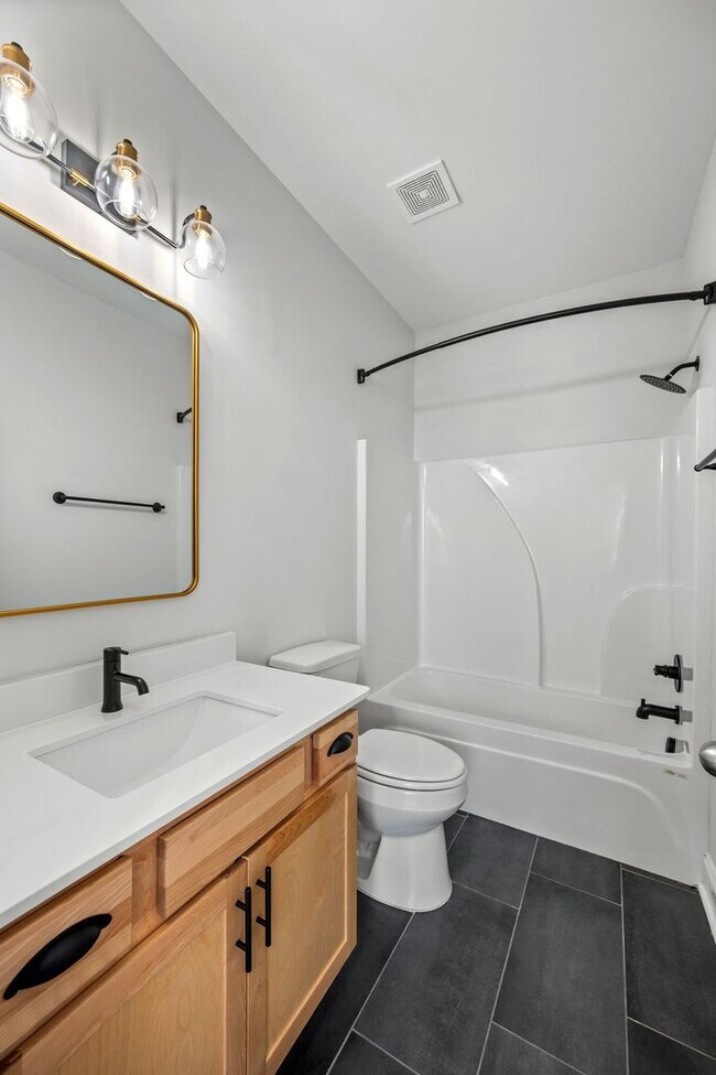 Building Photo - Burkitt Ridge Townhome