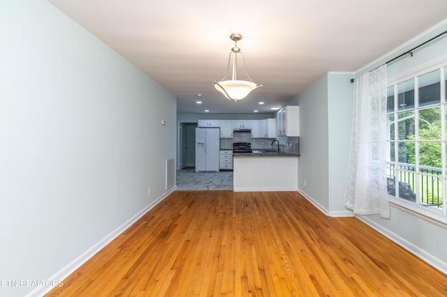 Building Photo - 201 Farlow Dr