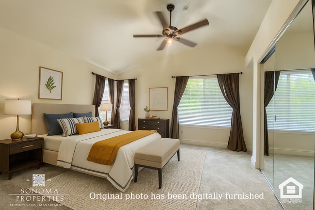 Building Photo - Lovely Updated 3BD/2.5BA Home Located In Fryer Creek!