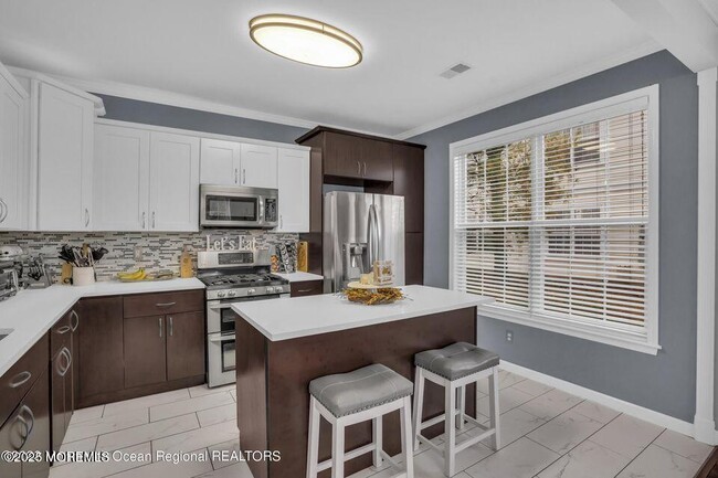 Building Photo - 410 St Andrews Pl