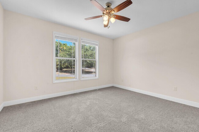 Building Photo - 4782 Primrose St