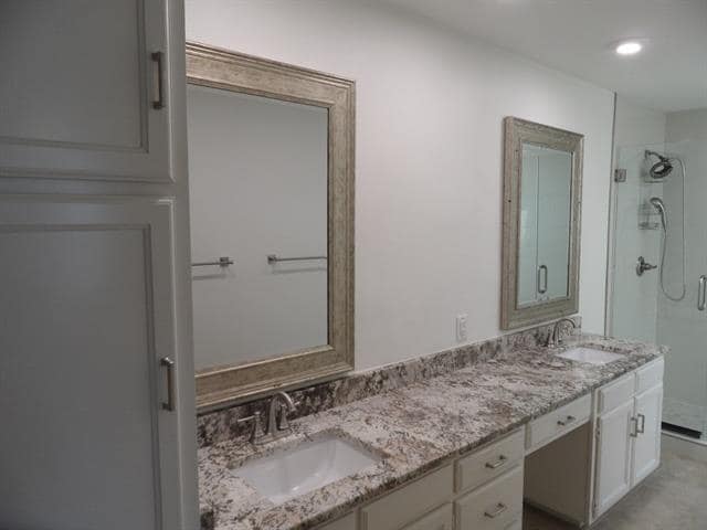 Building Photo - 5731 Remington Park Square