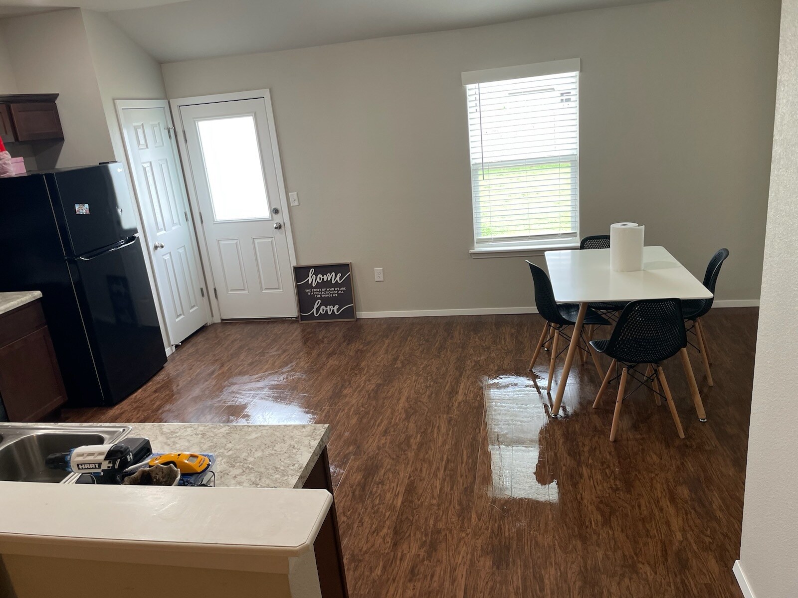 Building Photo - 2309 Pinewood Ave